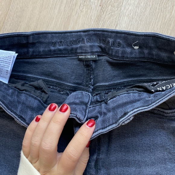 American Eagle black frayed bottoms jeans - Picture 5 of 6